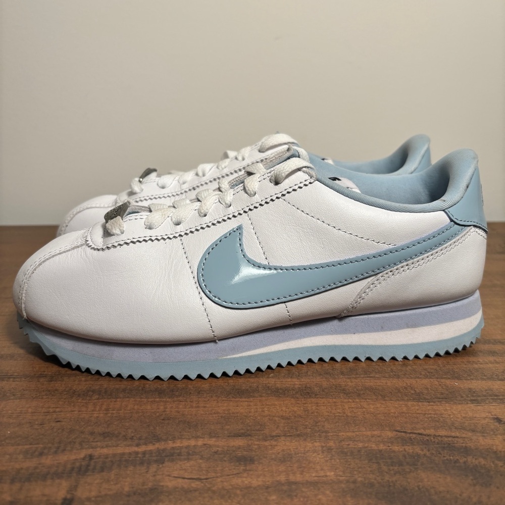 Nike Cortez By You Sneakers Shoes Custom FV9523 900 Size 6.5 White Baby Blue - Picture 7 of 7